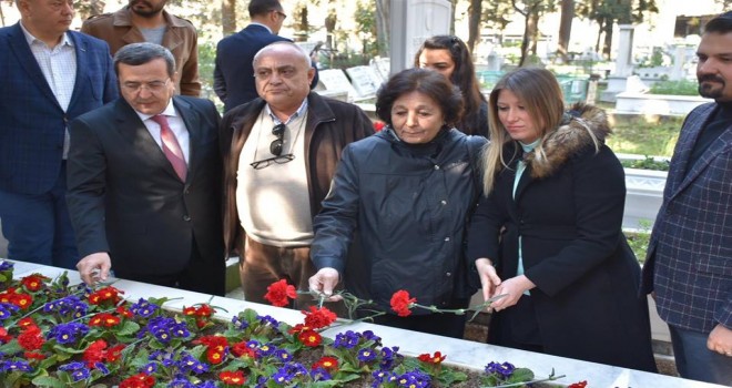 Batur, Efsane Başkan Alyanak’ı mezarı başında andı