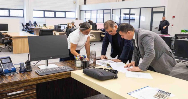 İzmir Büyükşehir'in açık ofis modeli devrede