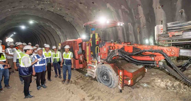 Başkan Soyer Buca Onat Tüneli’ndeki çalışmaları inceledi