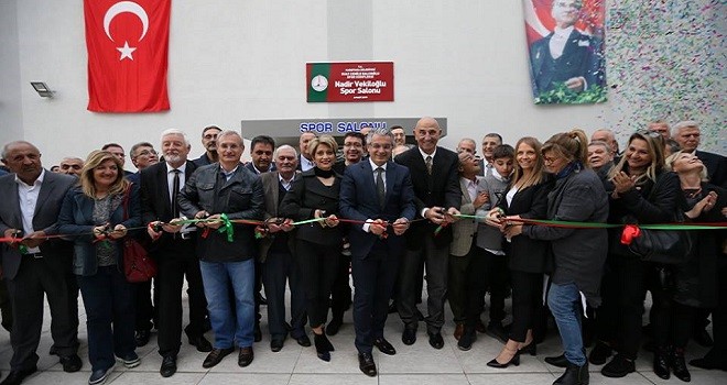 Nadir Vekiloğlu Spor Salonu açıldı