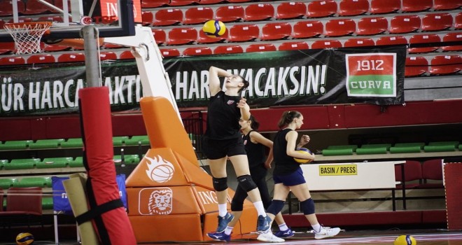 Karşıyaka filede Sivrihisarspor'u konuk ediyor