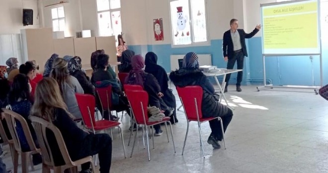 Konak, ailelere yönelik eğitim programı başlattı