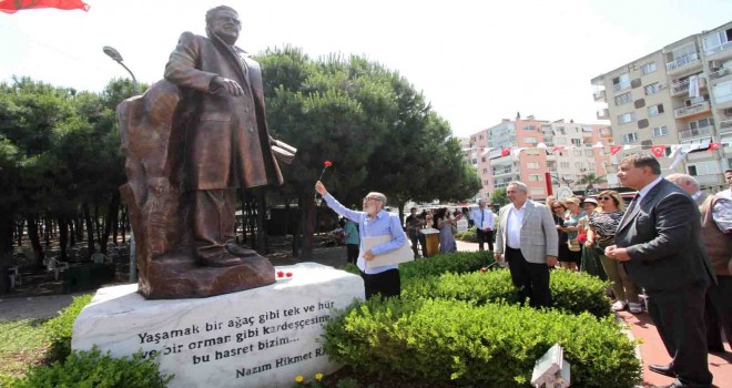 Nazım Hikmet Karşıyaka'da anıldı
