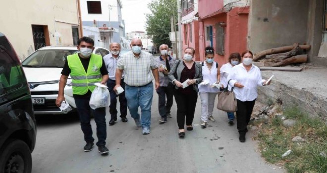 Bayraklı'da 15 bin adet dezenfekte ürünü dağıtıldı