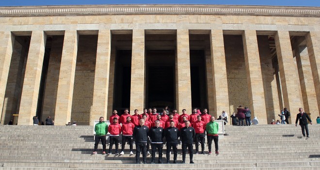 Karşıyaka, Anıtkabir'i ziyaret etti