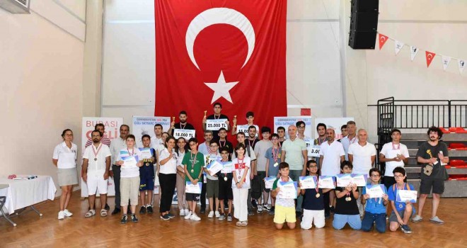 Çiğli, satranç şampiyonlarının geçidine ev sahipliği yaptı