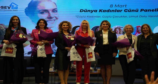 LÖSEV, 8 Mart Dünya Kadınlar Günü kapsamında İzmir’de kadınları bir araya getirdi