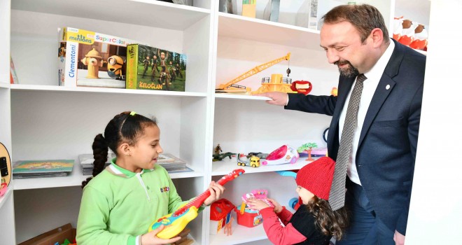 Çiğli'nin ilk oyuncak kütüphanesi Kaklıç’ta açıldı