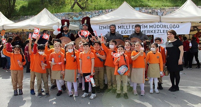 Karşıyaka Halk Eğitim, 23 Nisan Çocuk etkinliklerine renk kattı...
