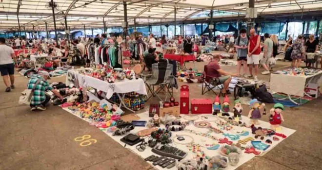 İzmir Pazarcılar Odası Başkanı Erişen: 3 bin 500 esnaf ile belediye önüne geleceğiz