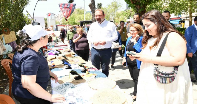 Çiğli’de Üretici Kadın Pazarı açıldı