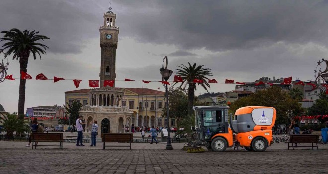 İzmir sokaklarından günde 20 tona yakın atık toplanıyor