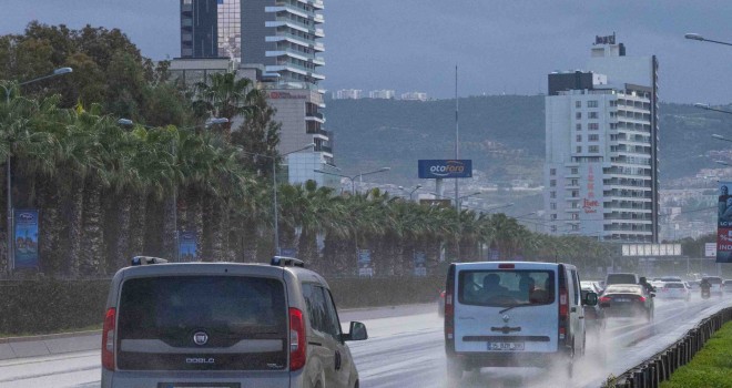 İzmir’de kuvvetli yağış ve fırtına alarmı