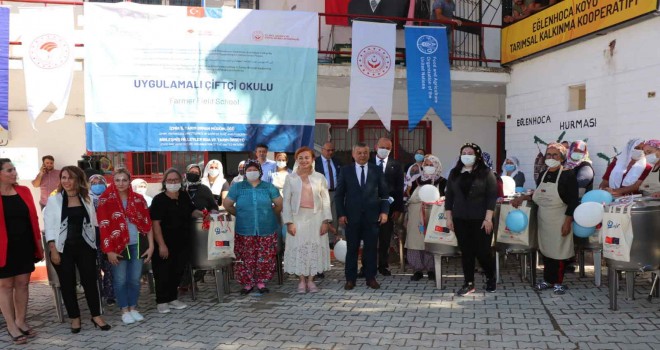 Kadın üreticiler Uygulamalı Çiftçi Okulu ile güçleniyor