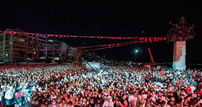 9 Eylül coşkusu Athena ile zirve yaptı...