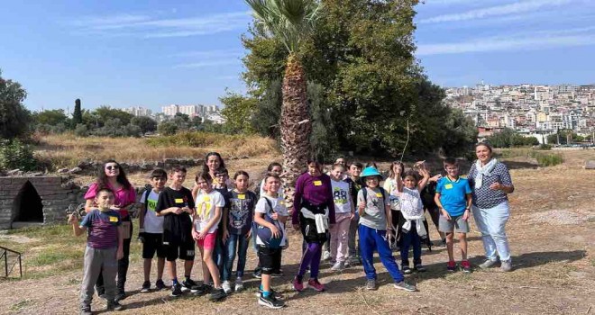 Bornovalı minikler oyunlarla tarihe yolculuk yaptı