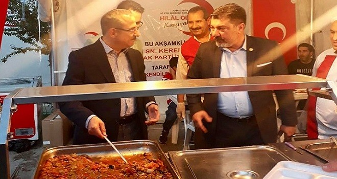 Başkan Sürekli Kızılay’ın iftar bağışcısı oldu