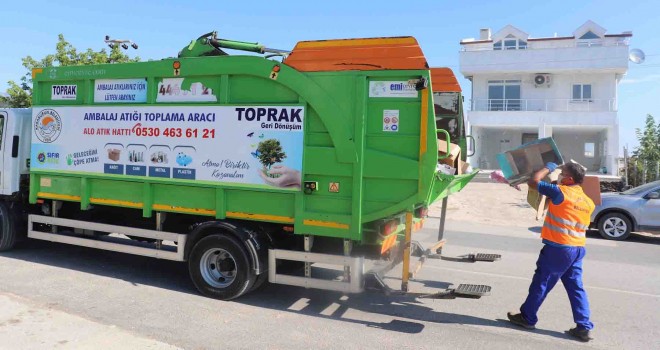 Karaburun’da atıklar kaynağında ayrışıyor