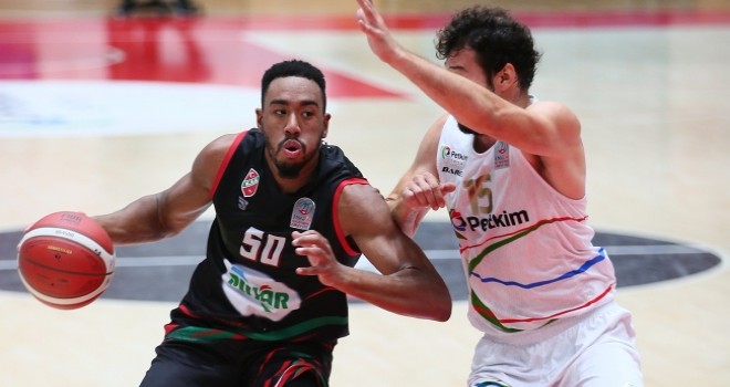 Pınar Karşıyaka derbide Aliağa Petkimspor'u ağırlıyor