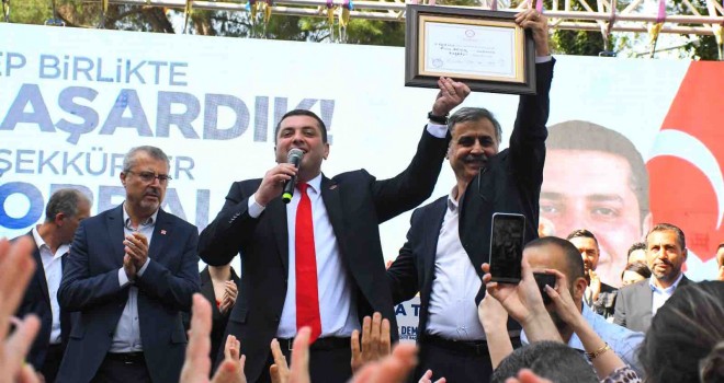 Aracını belediyeye bağışladı, makam aracı kullanmayacak