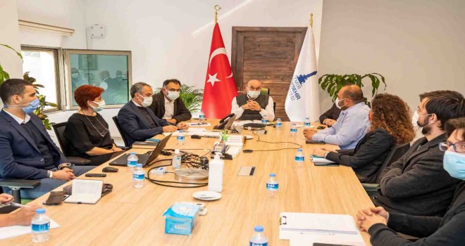 Başkan Soyer depremle mücadelede öncelikli 4 adımı açıkladı