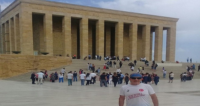 Kemal Lale Anıt Kabir'de...