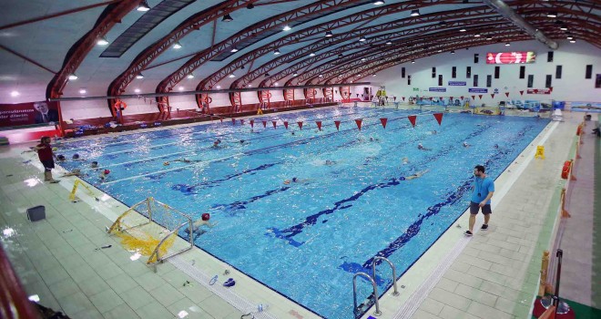 Karşıyaka’da spor tesisleri pandemi gölgesinde açıldı