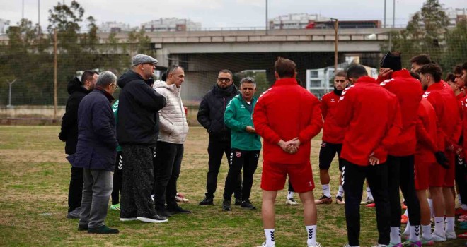 Basatemür: Taraftarımızı üzdük farkındayız, yeni bir başlangıç yapacağız