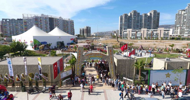 Karşıyaka Evrensel Çocuk Müzesi'nde pul sergisi