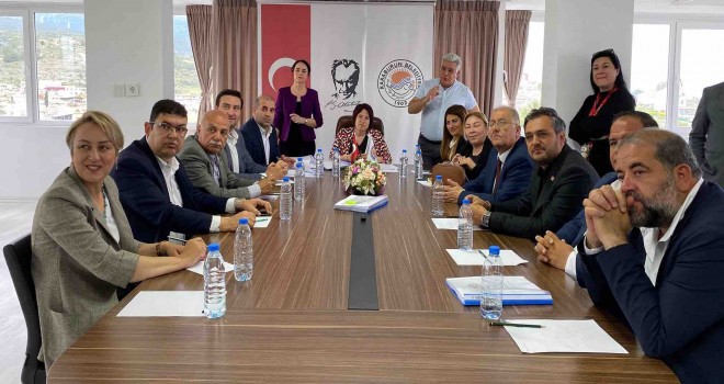 Karaburun'da faaliyet raporuna kabul