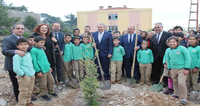 Prof. Dr. Budak: Yaşamın sürdürülebilirliği için toprağa sahip çıkmalıyız