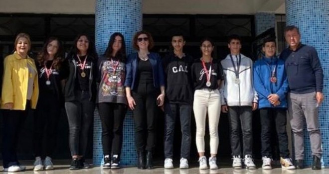 Karşıyaka Gazi Anadolu Lisesi öğrencilerinden başarılı sonuçlar