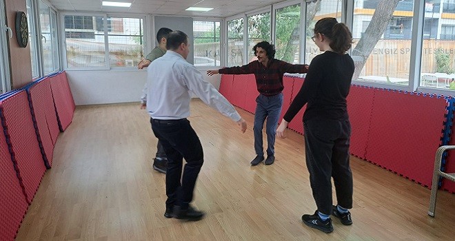 Karşıyaka’da Engelsiz Dans Okulu çalışmalarına başladı