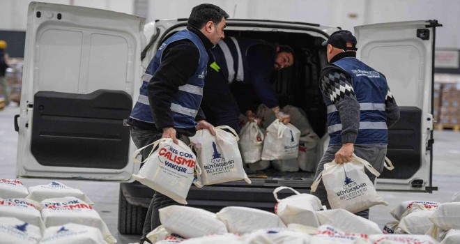 İzmir Büyükşehir'den 24 bin haneye kahvaltı paketi