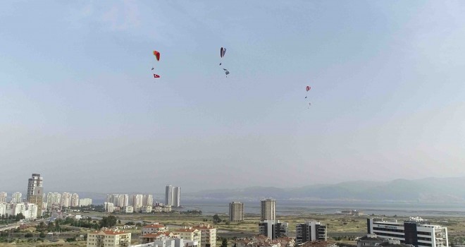 Çiğli Belediyesi 19 Mayıs coşkusunu göklere taşıdı