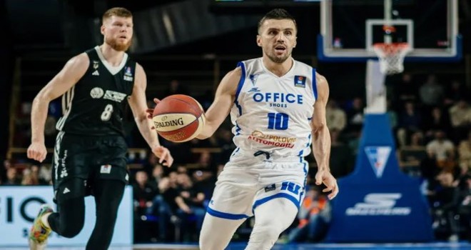 Karşıyaka'ya tecrübeli oyun kurucu