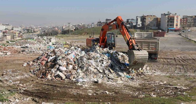 Gaziemir'de iki günde 480 ton moloz toplandı