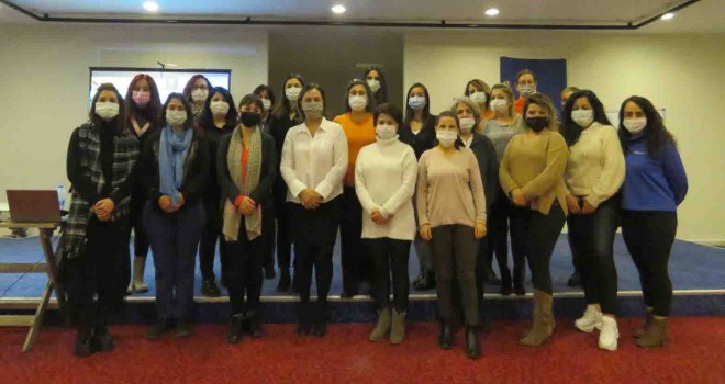 Pandeminin etkilerine karşı kadın çalışanlara eğitim