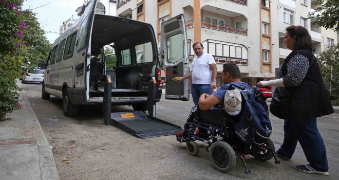 Buca’da engellilere seçim günü ulaşım desteği