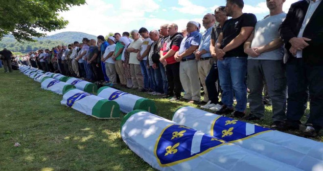 ''Bugün günlerden Srebrenitsa''
