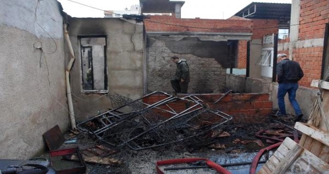 Karşıyaka'da yangın: 1 yaralı