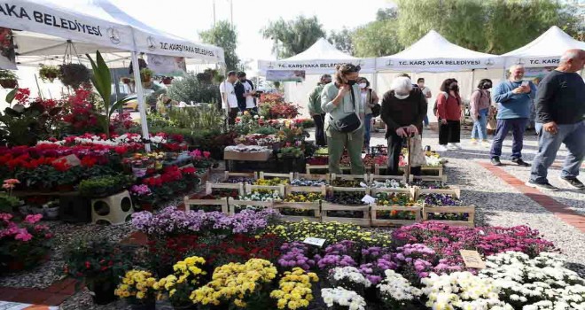 Karşıyaka, Sonbahar Çiçek Festivali ile renklendi