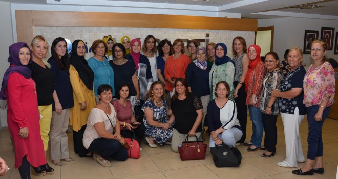 AK Kadınlar birlik, beraberlik içerisinde yola devam ediyor