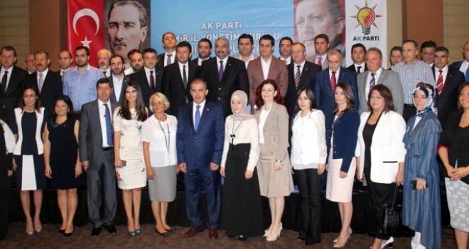 AK Parti İzmir İl Yönetim Kurulu Üyeleri belirlendi