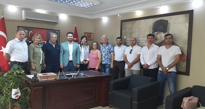 Ak Parti Karşıyaka İlçe Başkanı CHP'yi ziyaret etti