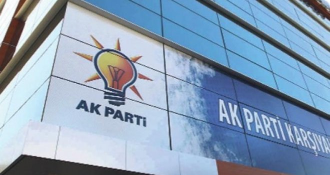 AK Parti Karşıyaka'da istifa depremi