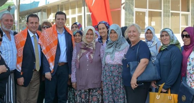 Ak Parti seçim çalışmalarına Menderes'te devam etti