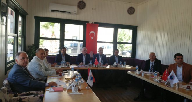 AK Parti'den ''yerel yönetim'' zirvesi