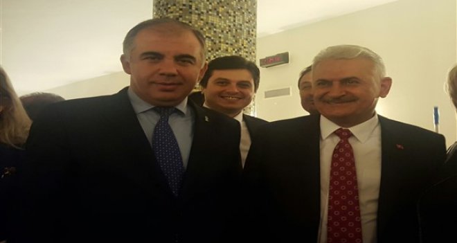 AK Partili Delican, İzmir milletvekillerini yalnız bırakmadı