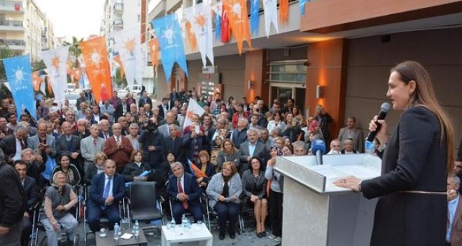 AK Partili Hotar, teşekkür için Karşıyaka'daydı